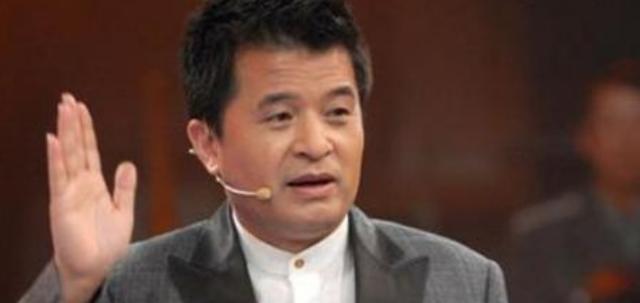 61岁毕福剑近况曝光，录制公益视频精神状态好，出行不忘戴口罩-61岁毕福剑现身商演