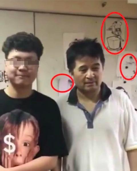 60岁毕福剑近照曝光，满脸皱纹，与粉丝亲切合影签名-61岁毕福剑近照 视频