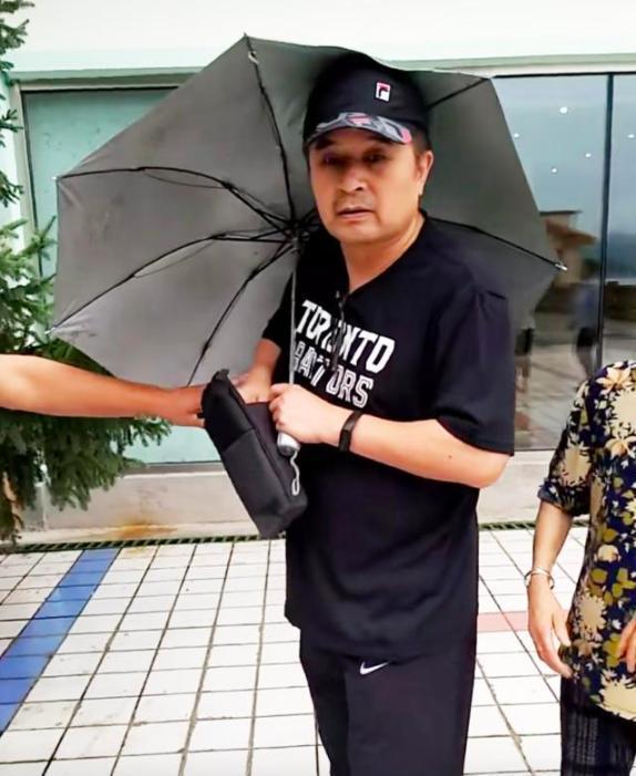 60岁毕福剑近照曝光，肚子大发福明显，气色不错心情好-61岁毕福剑现身 , 视频