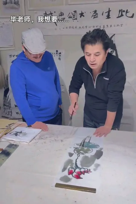 毕福剑62岁寿辰曝光，身边只有侄子陪伴，再无往日风光-毕福剑61岁