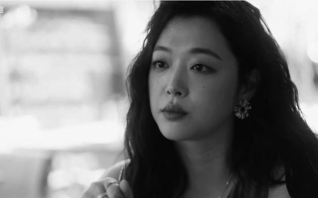 雪莉之死，揭开了韩国娱乐圈狰狞的潜规则-雪莉在韩国火吗