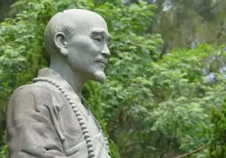 弘一法师：等你熬到心中无爱无恨，无他人的时候，你就重生了-心中无爱的句子