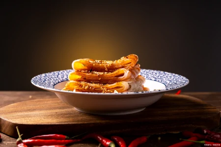 关中地区的擀面皮和米皮，看似出自同一地方，不过口感差距比较大-擀面皮是粗粮吗