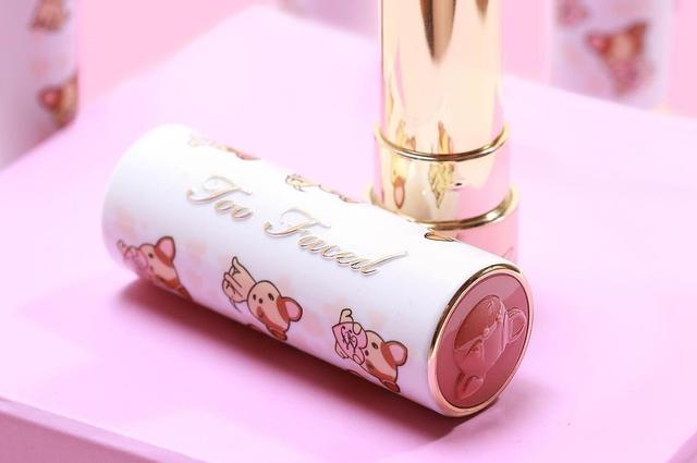 Goyard宠物包时髦也实用，Too Faced新唇膏雕花可爱满分丨是日美好事物-奢侈品牌宠物包