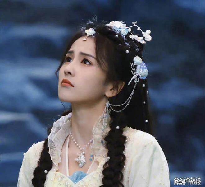 白鹿登上母校优秀生风采展，好优秀！-白鹿的毕业学校