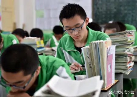 超20所顶尖名校校长密集调整！50后校长仅2位，36位是60后-十大名校校长