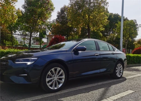 要青春活力，我选择君威-青春活力的文案短句