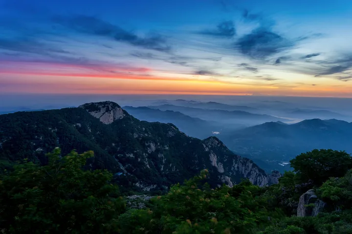 登顶五岳之首泰山 一睹日出容颜 低音号旅游-泰山日出视频下载