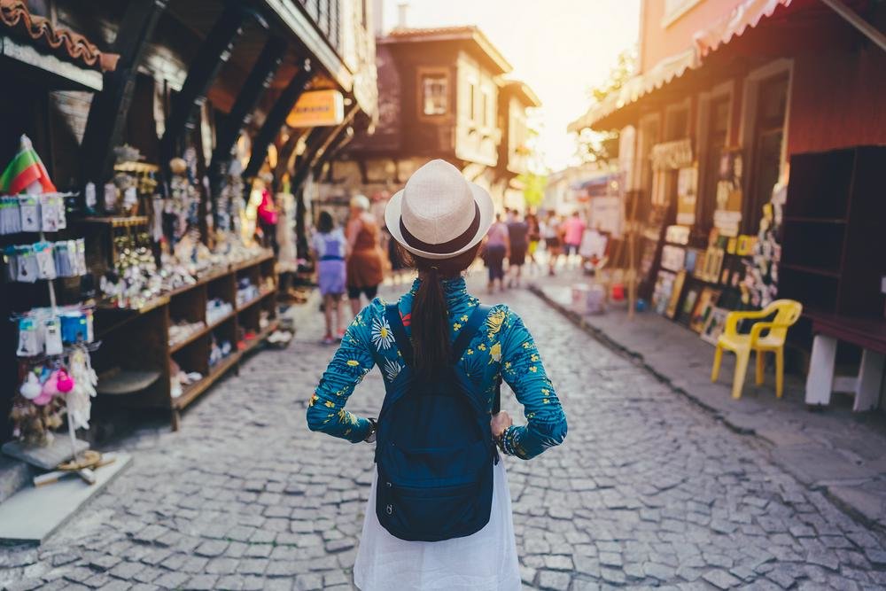 出境跟团游要恢复了！泰国旅游热度稳居第一，瞬时搜索量暴涨430%-泰国旅游跟团价格多少