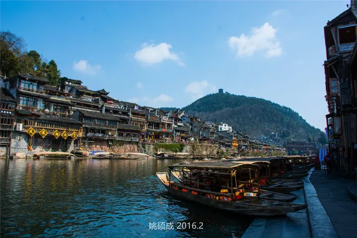 凤凰古城值不值得去？-凤凰古城值不值得去玩