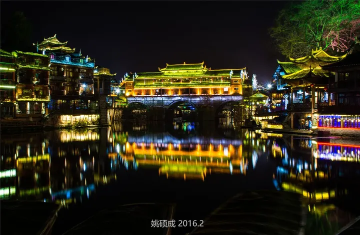 凤凰古城值不值得去？-凤凰古城值不值得去玩