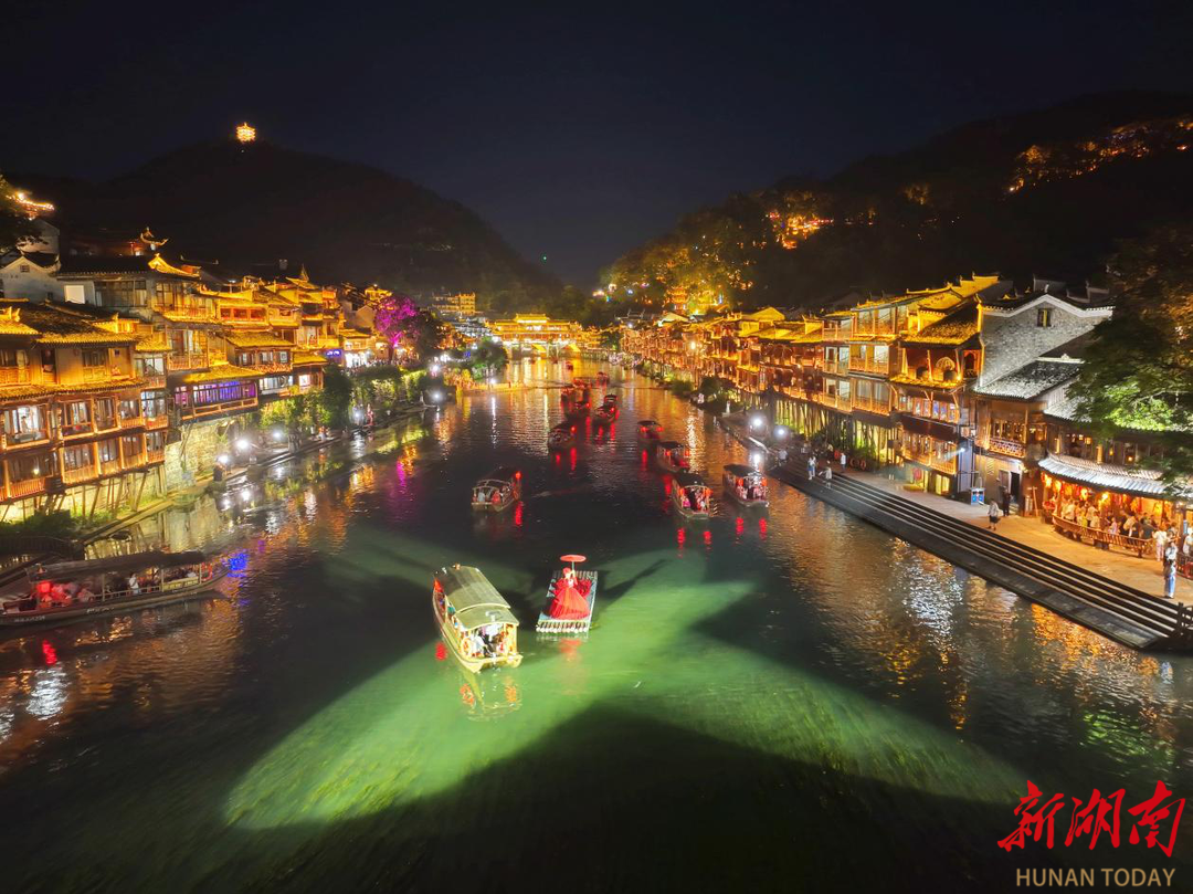 凤凰古城浪漫夜景醉游人-凤凰古城夜景最佳观景点图片
