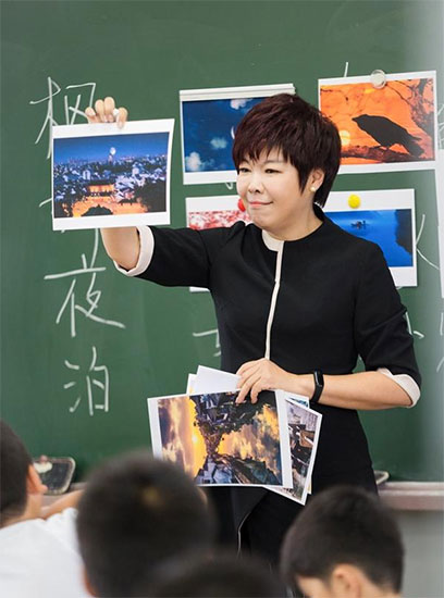 《同一堂课2》于丹花式解读羁旅诗《枫桥夜泊》-同一堂课中,有的学生专心听讲,有的学生