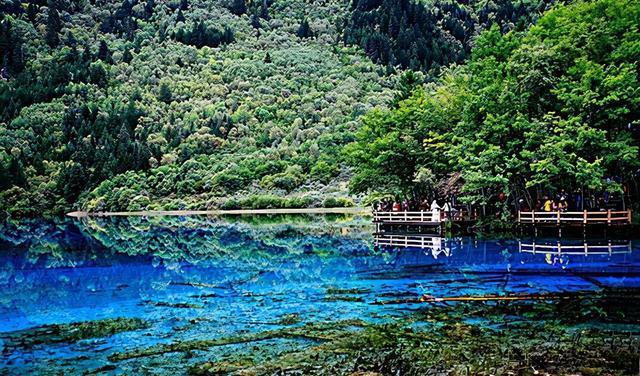 九寨沟：一个人间仙境，一个美丽而又神奇的梦幻世界！-四川旅游攻略路线最佳路线
