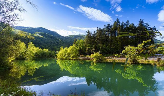 九寨沟：一个人间仙境，一个美丽而又神奇的梦幻世界！-四川旅游攻略路线最佳路线