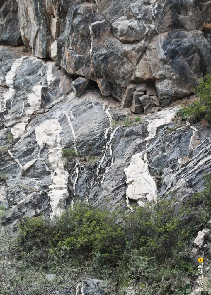 「五台山」是一个什么景点，有哪些吸引人的地方和游览建议？-五台山怎么样好玩吗