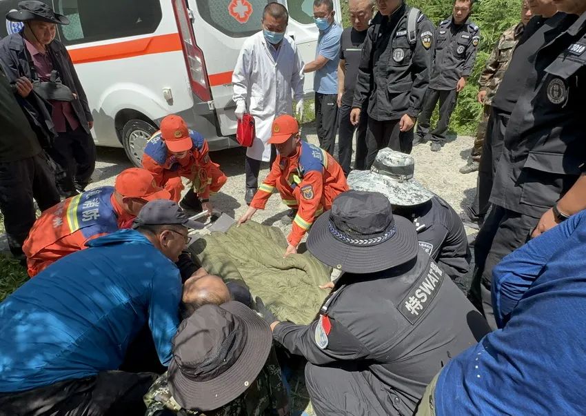 66岁驴友深山失联 五台山公安89小时生死救援-山西五台山驴友死亡视频