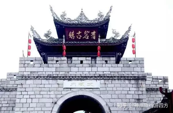 贵州十佳旅游景点排行榜，贵州本地口碑好的金牌导游，贵州旅游线路私人定制-贵州旅游十大景点推荐