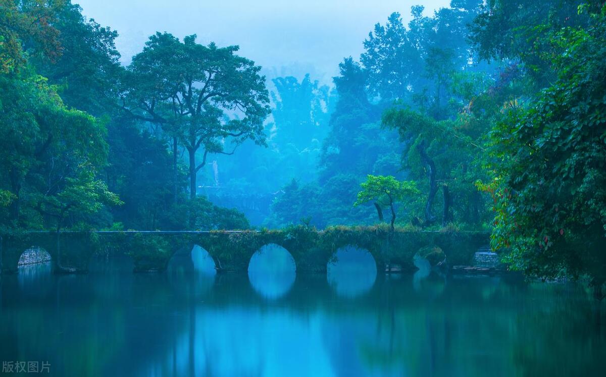 贵州十大著名景点-贵州著名十大景区