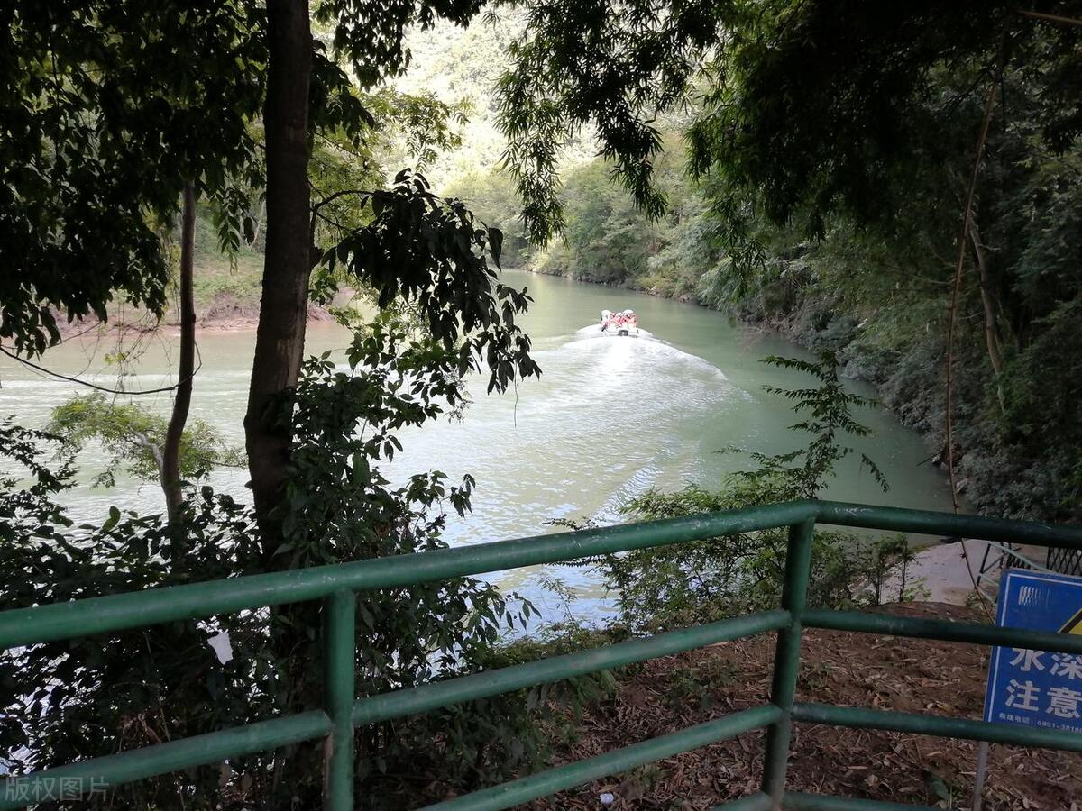 贵州十大著名景点-贵州著名十大景区