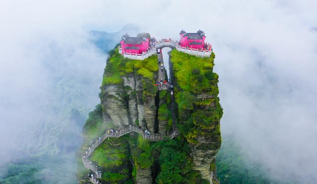 云雾缭绕梵净山-梵净山雾景