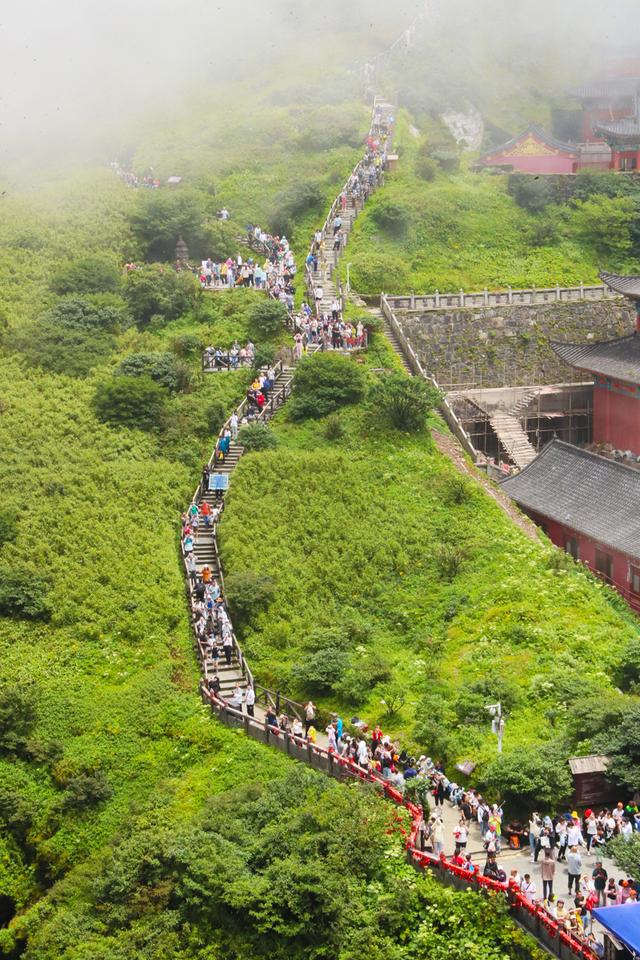 云雾缭绕梵净山-梵净山雾景