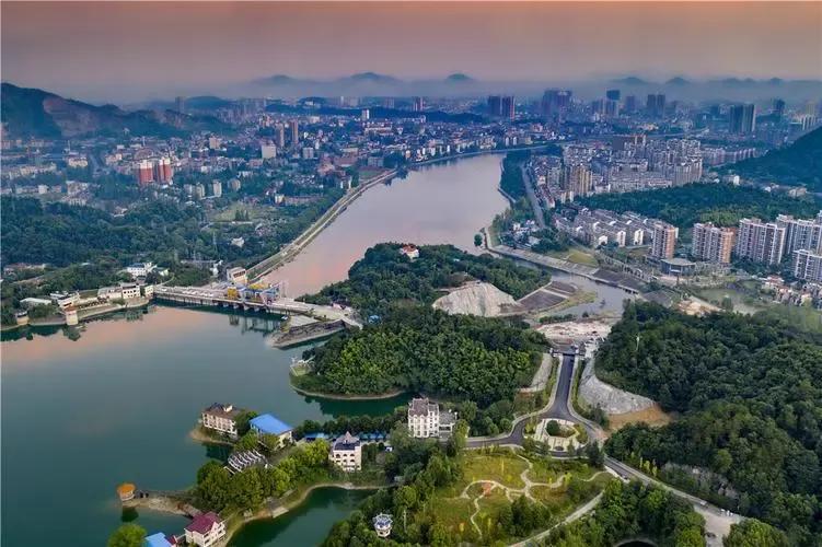 区县谈湖北篇:赤壁有什么，赤壁缺什么，赤壁将往哪里去-赤壁有哪些地方有墓地