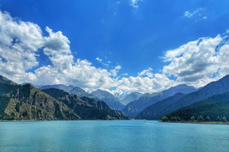 新疆赛里木湖7日游玩攻略，来新疆一定要去不然白来-新疆赛里木湖旅游攻略详细