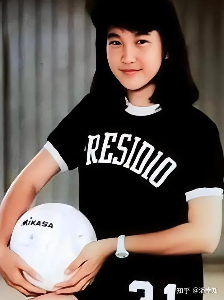 李玟疾病缠身，64岁老公多次出轨嫩模，9次人工受孕也没换来真心-李玟表演