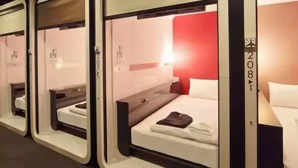 风靡日本乃至世界的胶囊旅馆，为何在中国却难以推广？-日本胶囊旅馆行李放哪