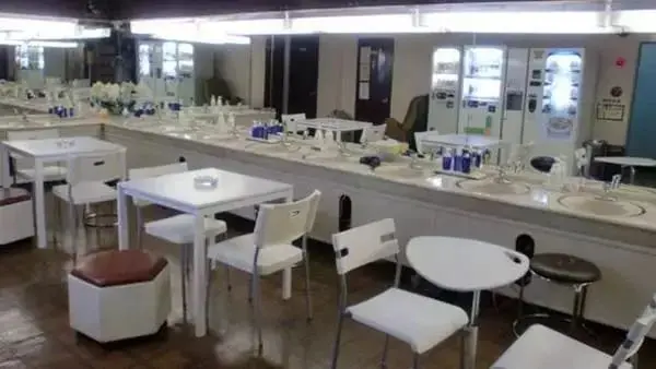 风靡日本乃至世界的胶囊旅馆，为何在中国却难以推广？-日本胶囊旅馆行李放哪