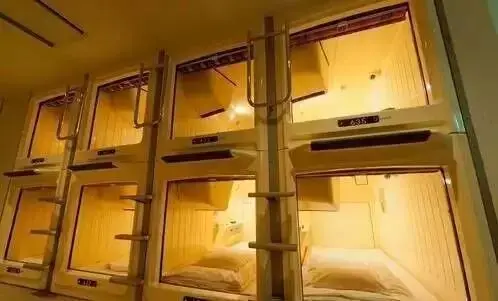 风靡日本乃至世界的胶囊旅馆，为何在中国却难以推广？-日本胶囊旅馆行李放哪