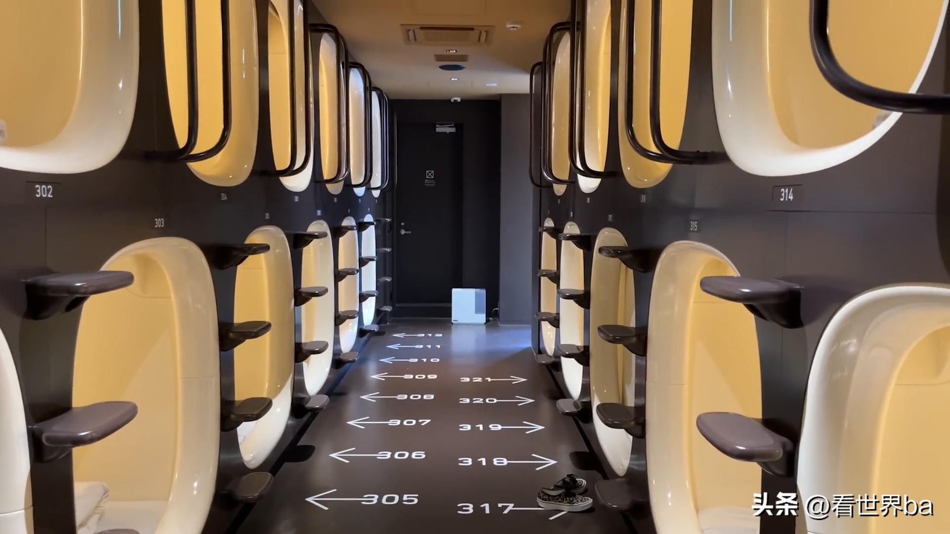 棺材般的日本胶囊旅馆，美女亲身体验了一把，到了晚上却后悔了-日本胶囊旅馆图片