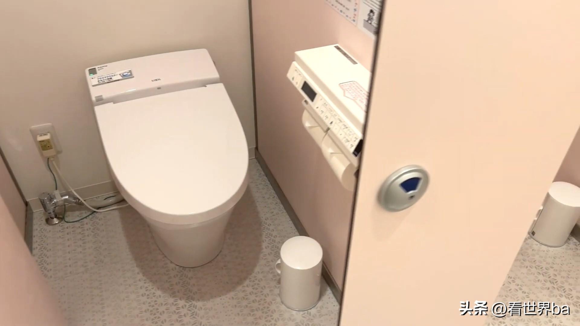 棺材般的日本胶囊旅馆，美女亲身体验了一把，到了晚上却后悔了-日本胶囊旅馆图片