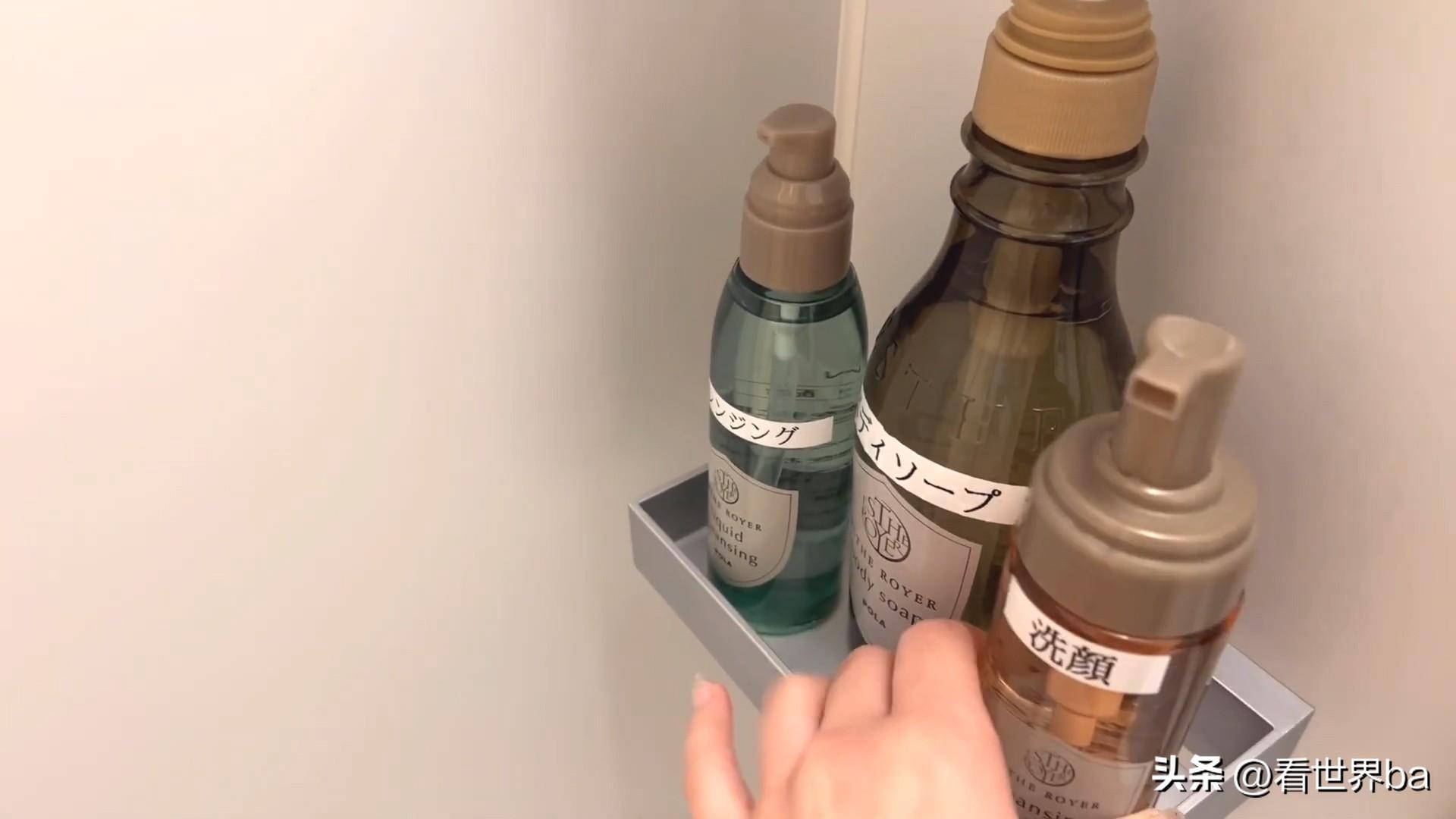 棺材般的日本胶囊旅馆，美女亲身体验了一把，到了晚上却后悔了-日本胶囊旅馆图片