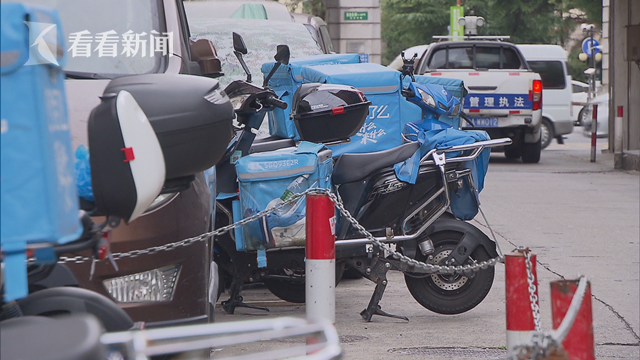 闹市区的“胶囊旅馆”04:56-不会吧!胶囊旅馆有木马免费
