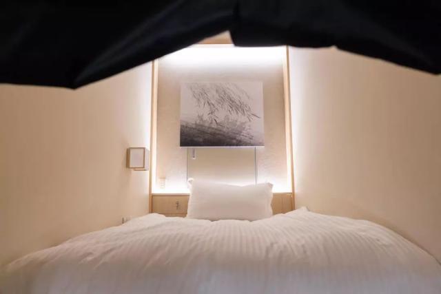 胶囊旅馆，进化！-胶囊旅馆传递给司温热的夜晚风车类似动漫