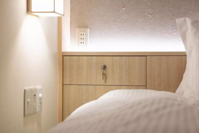 胶囊旅馆，进化！-胶囊旅馆传递给司温热的夜晚风车类似动漫