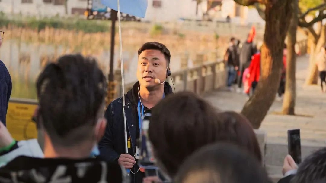 几百万人围观！他在直播间云游普陀山，网友：被治愈了-普陀山景区直播