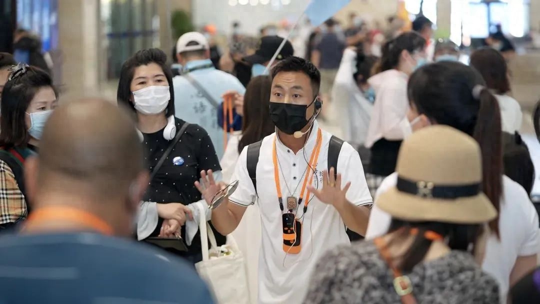 几百万人围观！他在直播间云游普陀山，网友：被治愈了-普陀山景区直播