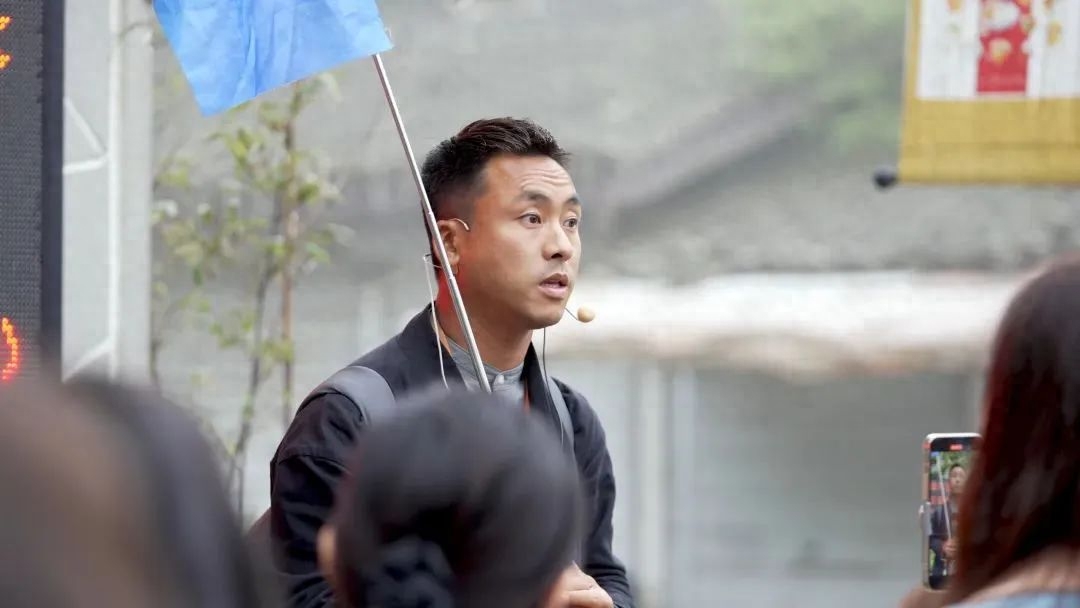 几百万人围观！他在直播间云游普陀山，网友：被治愈了-普陀山景区直播