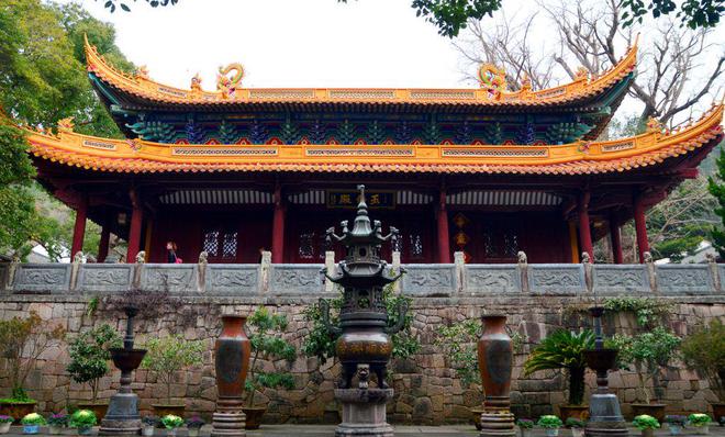 普陀山被誉为“东海圣地”有着怎样的美景-普陀山在东海吗