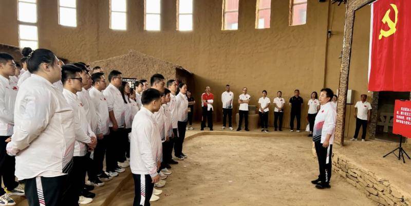 国家举重队转训内蒙古武川训练基地-国家队举重冠军