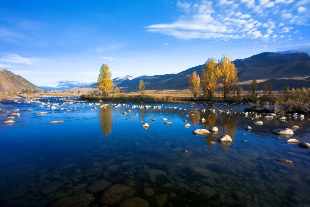 香格里拉之魂，稻城亚丁-稻城亚丁的香格里拉和云南的香格里拉