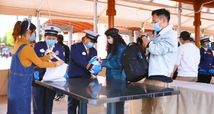 去上海迪士尼要多少钱?-一家四口去上海迪士尼要多少钱