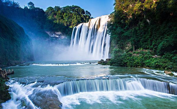黄果树瀑布：亚洲第一大瀑布，有六个观景台观赏瀑布的壮美-黄果树大瀑布从何而来作文