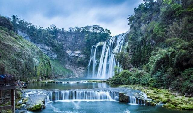 黄果树瀑布：亚洲第一大瀑布，有六个观景台观赏瀑布的壮美-黄果树大瀑布从何而来作文