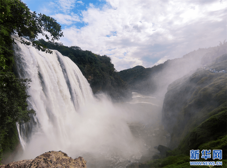 安顺黄果树瀑布气势磅礴 吸引万千游客-安顺黄果树瀑布门票优惠政策最新