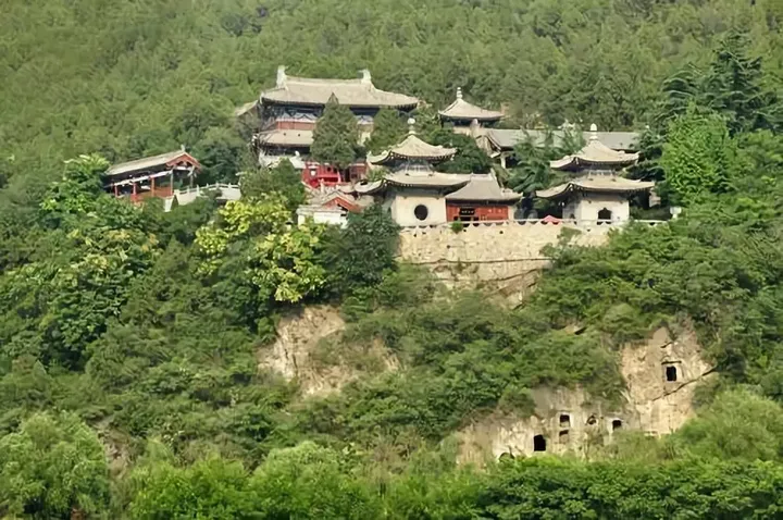 龙门石窟，不朽的民族瑰宝-讲解一下龙门石窟