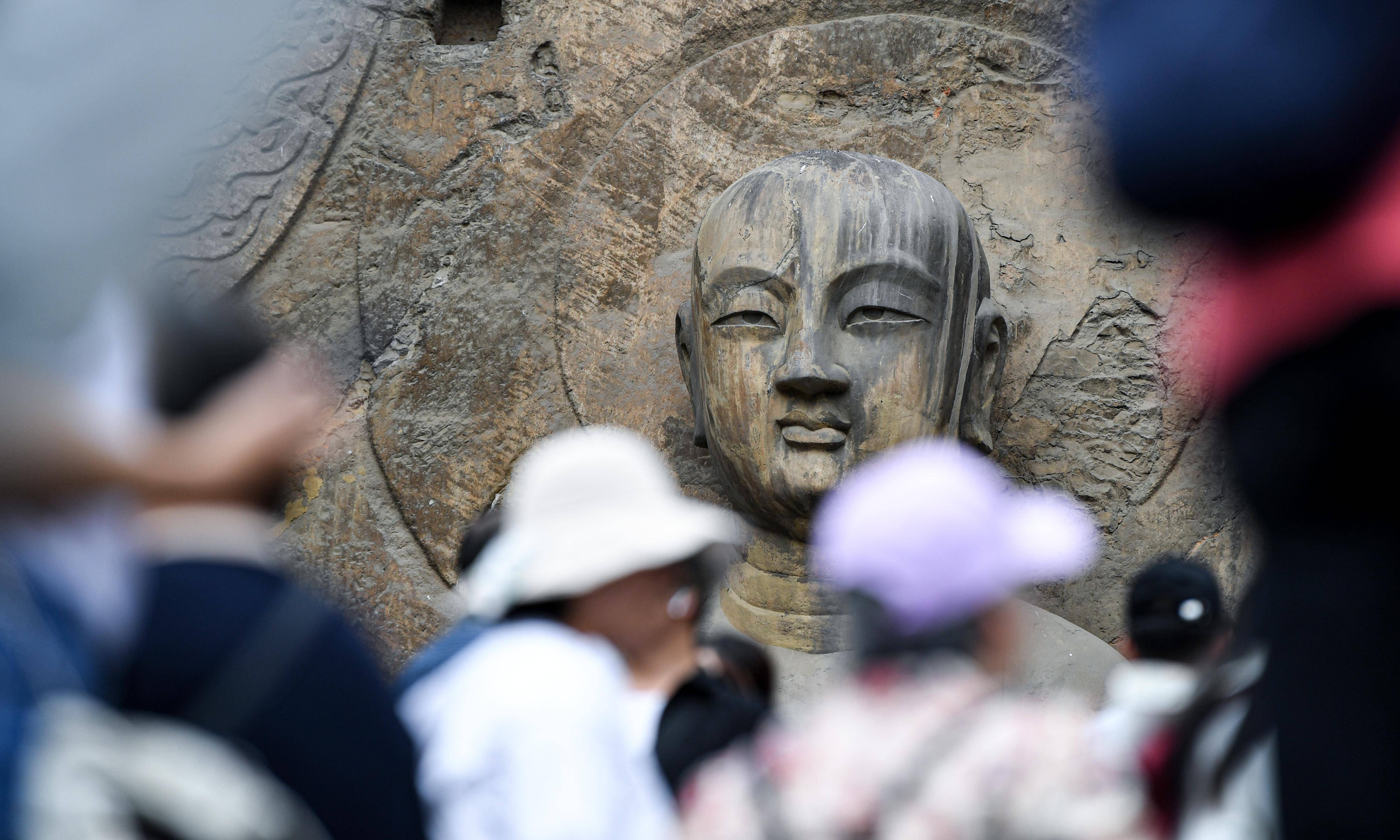 （社会）龙门石窟：千年石刻艺术引游客-龙门石窟科普